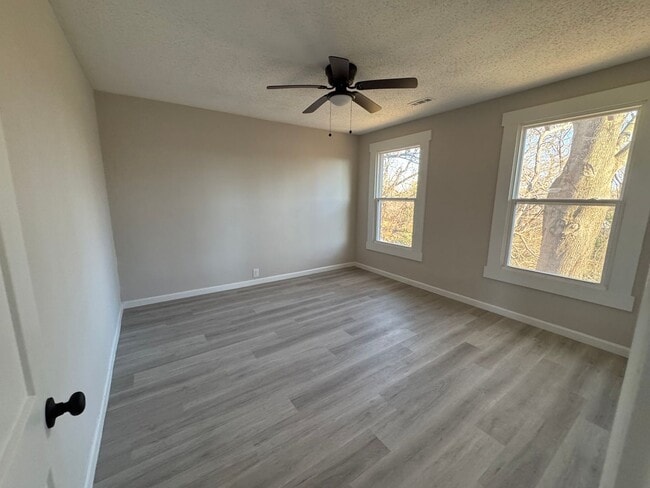 Photo - 3 Bedroom. Fully remodeled,  Close to I-77... Unit East Broad Street 236