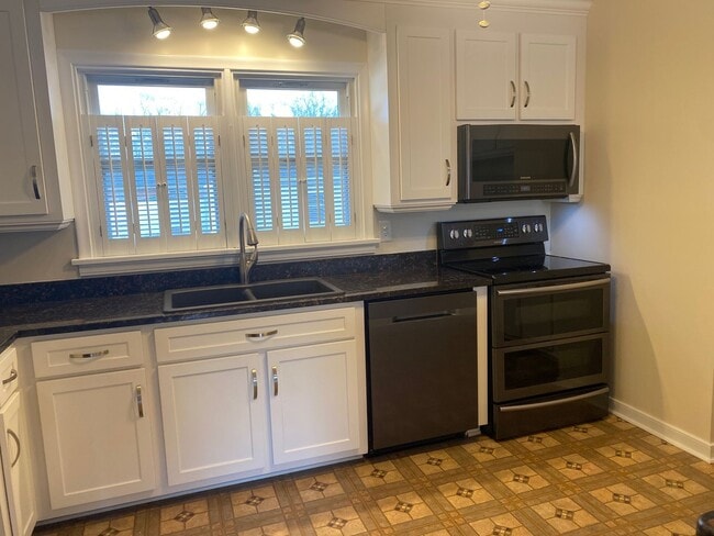 Photo - Updated brick ranch in Sandston VA