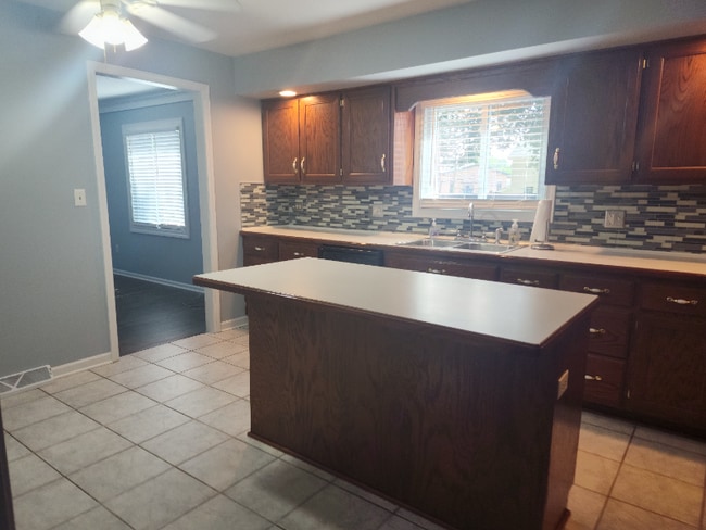 Photo - 24218 W Main St