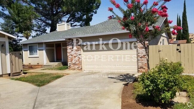 Building Photo - Coming Soon! Nicely Updated Home in Clayton!