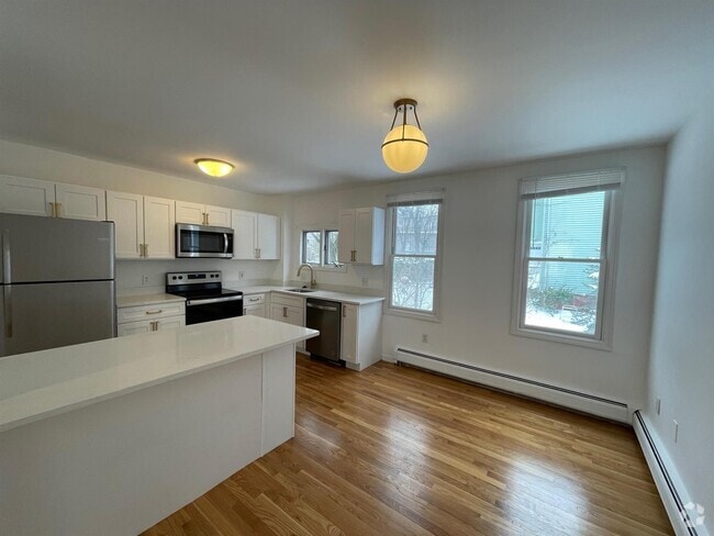 Building Photo - 26 Thorndike St Rental