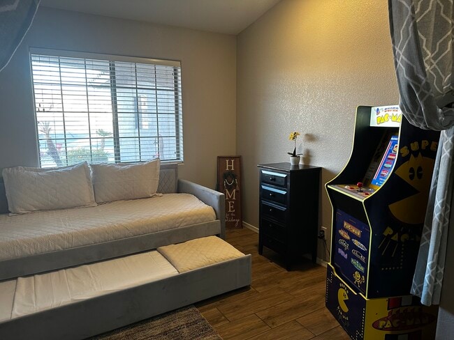 Photo - 911 Pueblo Dr