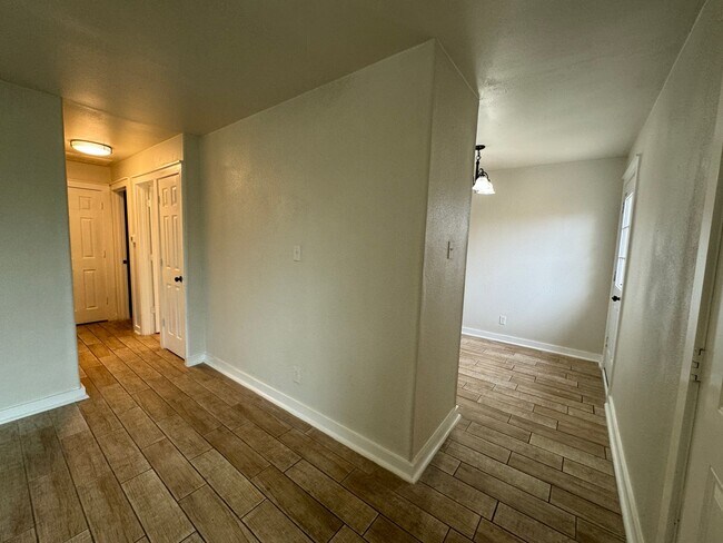 Photo - 2316 Andover Dr Unit 3