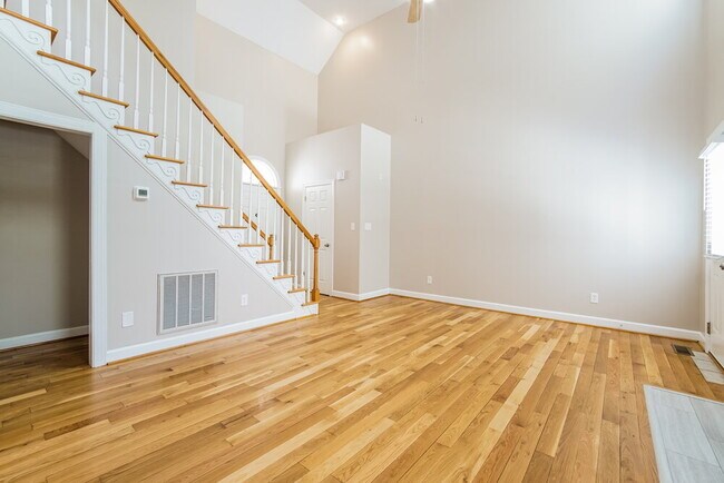 Photo - 2012 Winston Diamond Ct