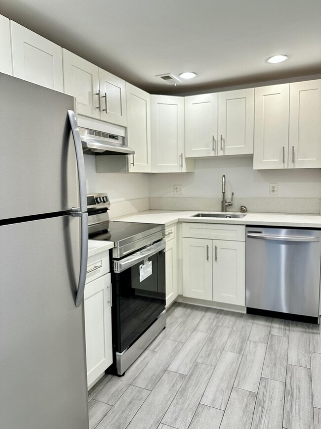 Building Photo - 606 NW 13th St Unit 14 Rental