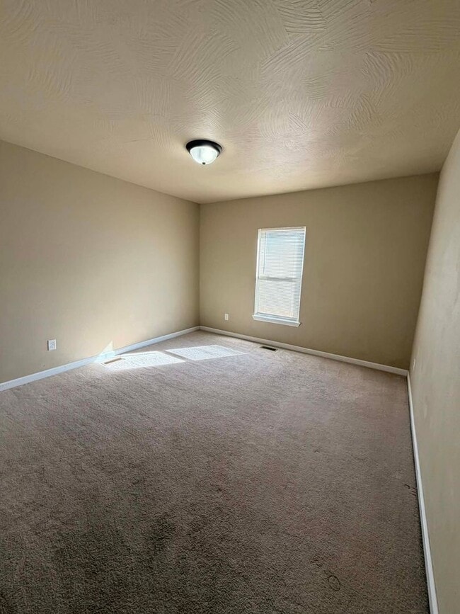 Photo - LEASETAKEOVER: NO DEPOSIT NEEDED!!!  4 BEDROOM / 2 BATHROOM HOUSE IN JOPLIN MO!!!
