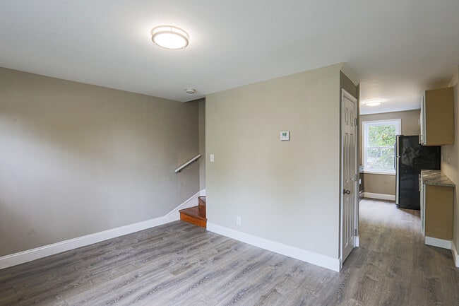 Living Room - 2841 Round Rd