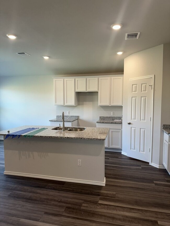 Photo - 3 Bedroom Home just MINUTES from Ft Hood!