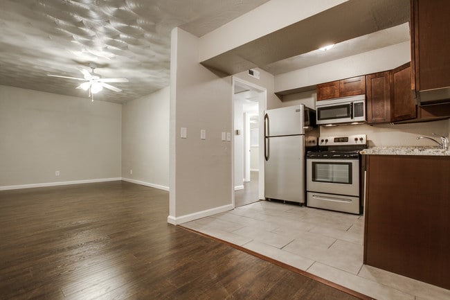 Photo - The Wilshire Apartments