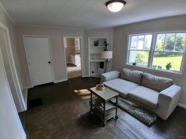 Building Photo - 3.0 bedroom in Richmond Indiana 47374 Rental