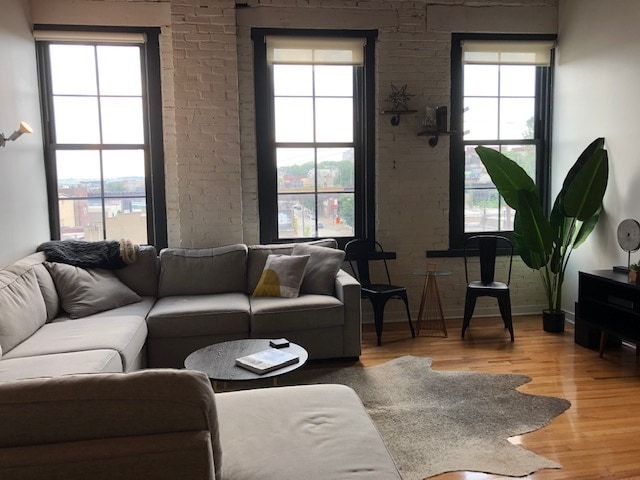 APT 402 LIVINGROOM