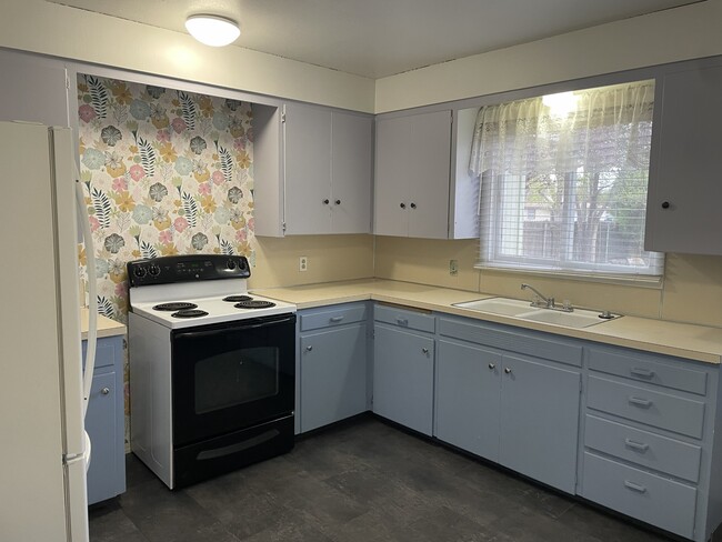 Photo - 1055 E 15th N St