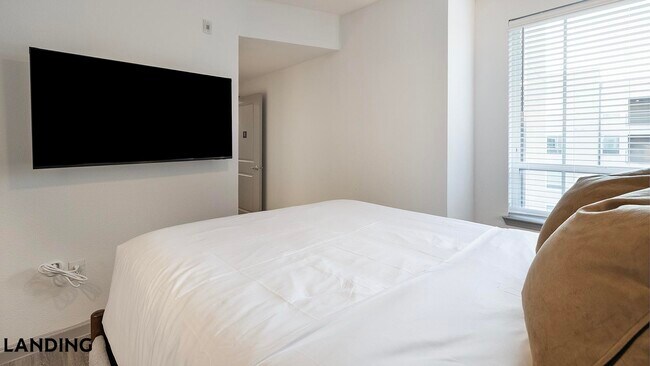 Photo - 1001 S Center St Unidad 1324