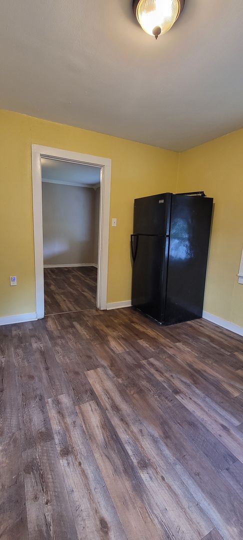 Photo - Gorgeous fully remodeled 3 bedroom/1&1/2 bath Cottage.