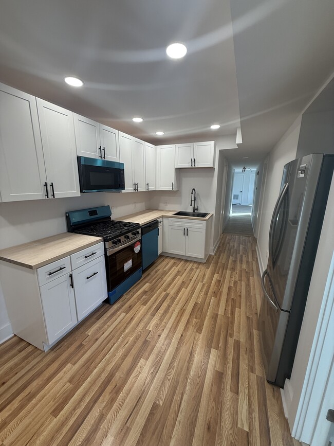 Building Photo - 255 Main Street Rental
