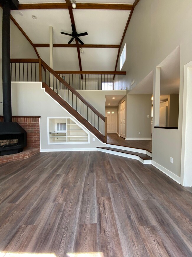 Photo - 40 Farmington Chase Cres