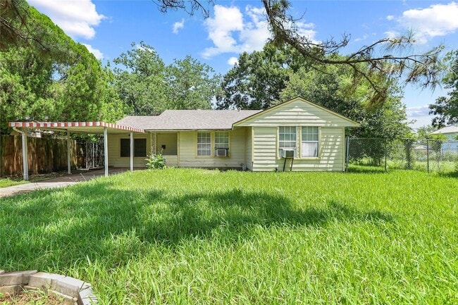 Building Photo - 5515 Flamingo Dr