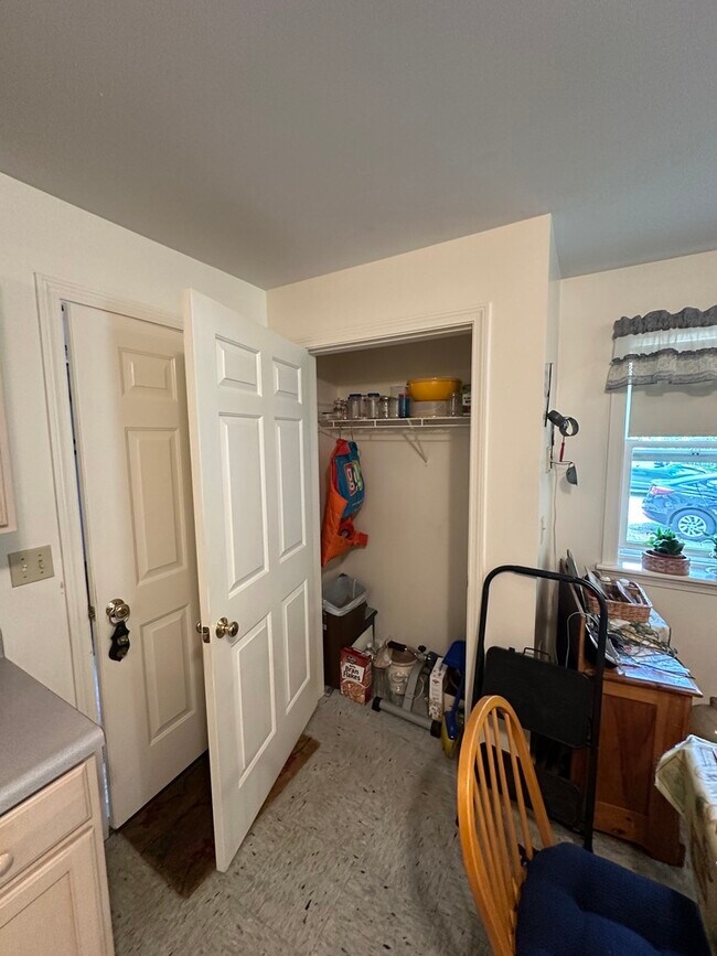 Photo - 49 Overlock Rd Unit 4