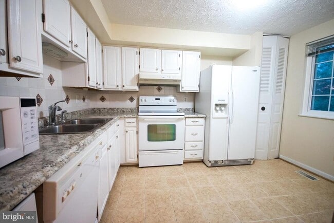 Photo - 7993 Tyson Oaks Cir