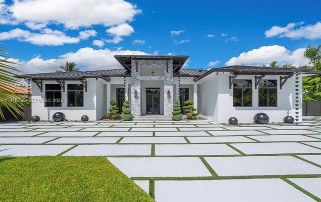 Building Photo - 250 NW 129th Ave