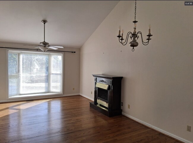 Photo - 205 Berkley St