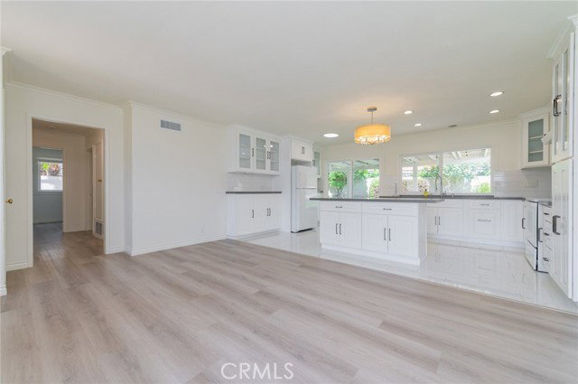 Photo - 4881 Winvale Ave