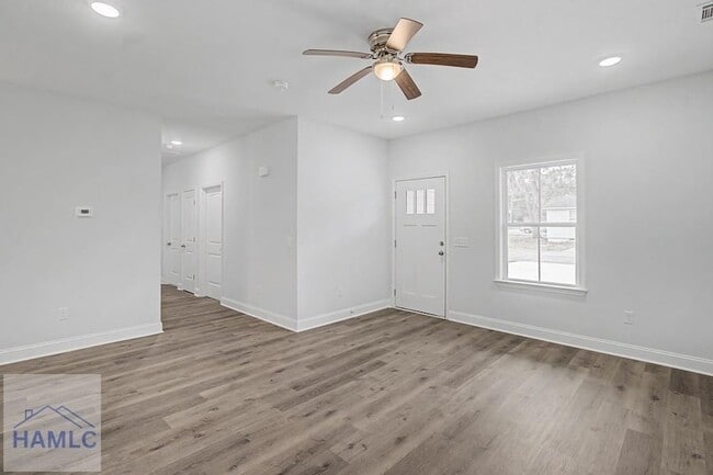 Photo - 205 Bagley Ave