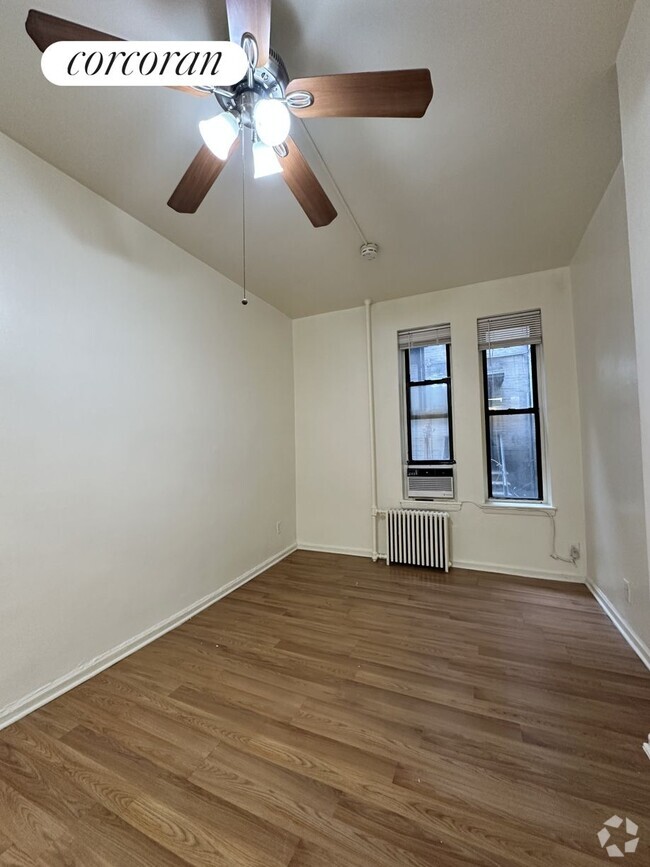 Building Photo - 444 W 49th St Rental