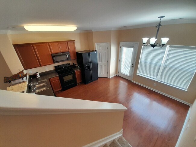 Photo - 2021 Hemlock Dr