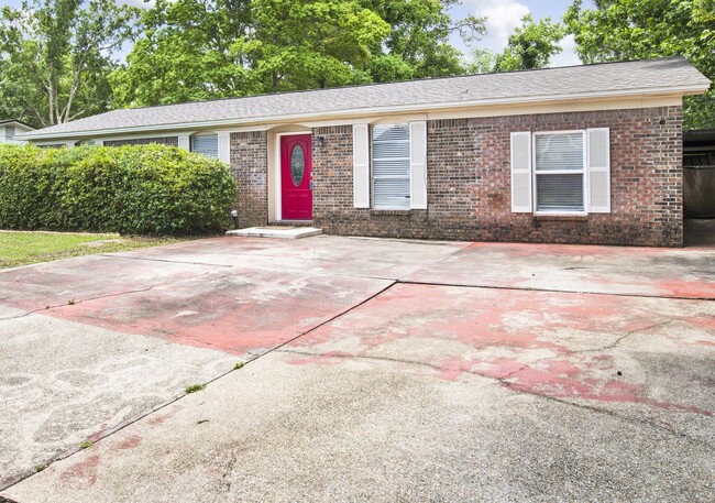 4 Bed Home Close to NAS Pensacola - 4 Bed Home Close to NAS Pensacola