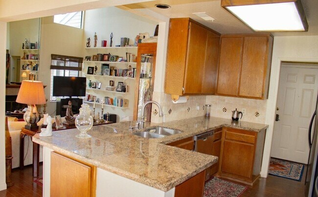 Photo - 8000 Kroll Way