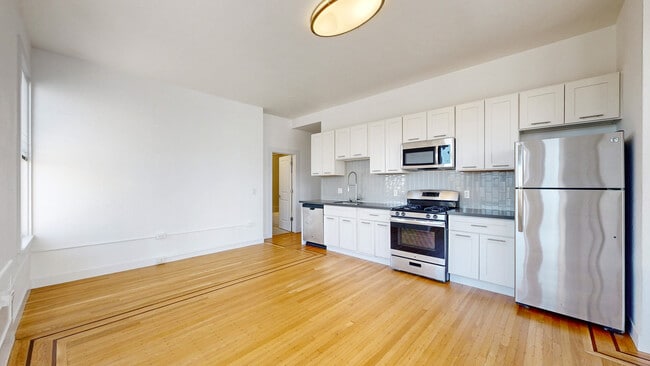 Building Photo - 1408 California St Unit 204