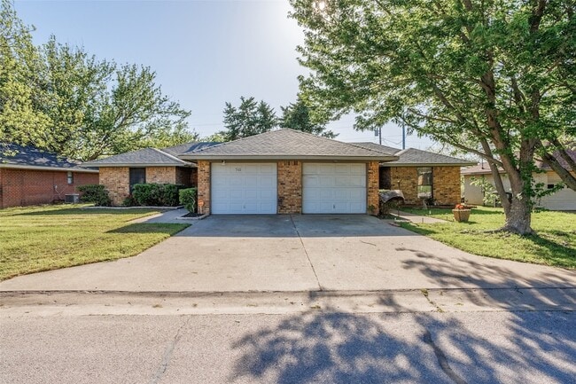 Building Photo - 746 Prairie Creek Dr Rental
