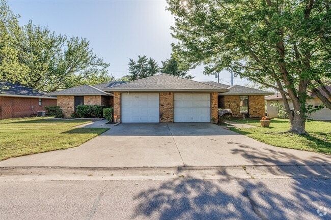 Building Photo - 746 Prairie Creek Dr Rental