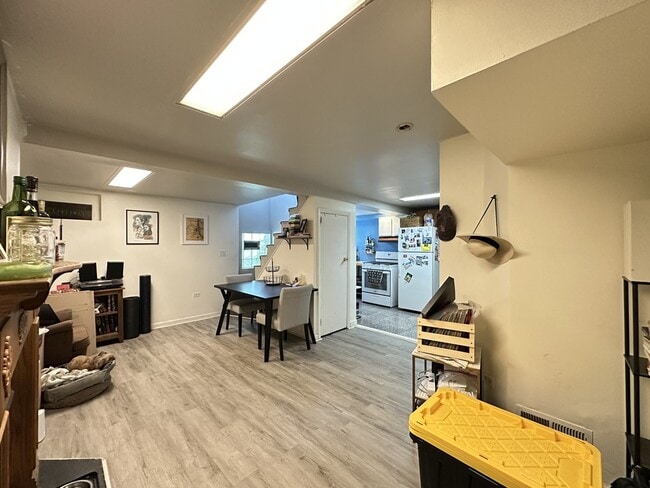 Building Photo - 2341 N Leavitt St Unit G09C Rental
