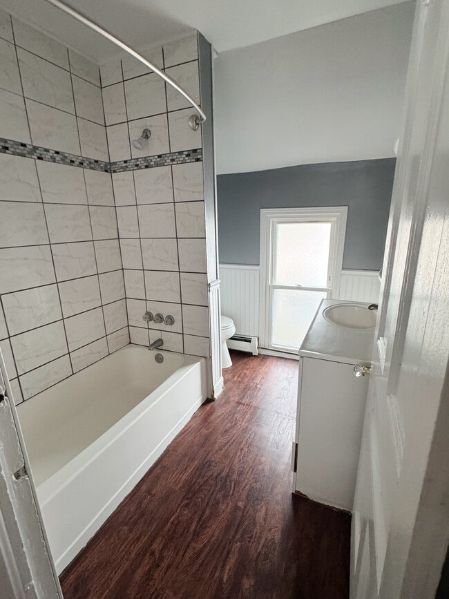 Photo - 158 Christiana St Unit Upper  in Duplex