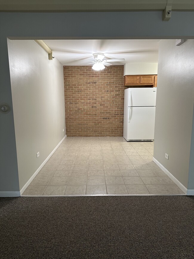 2099 Vernon Dr Unit 2