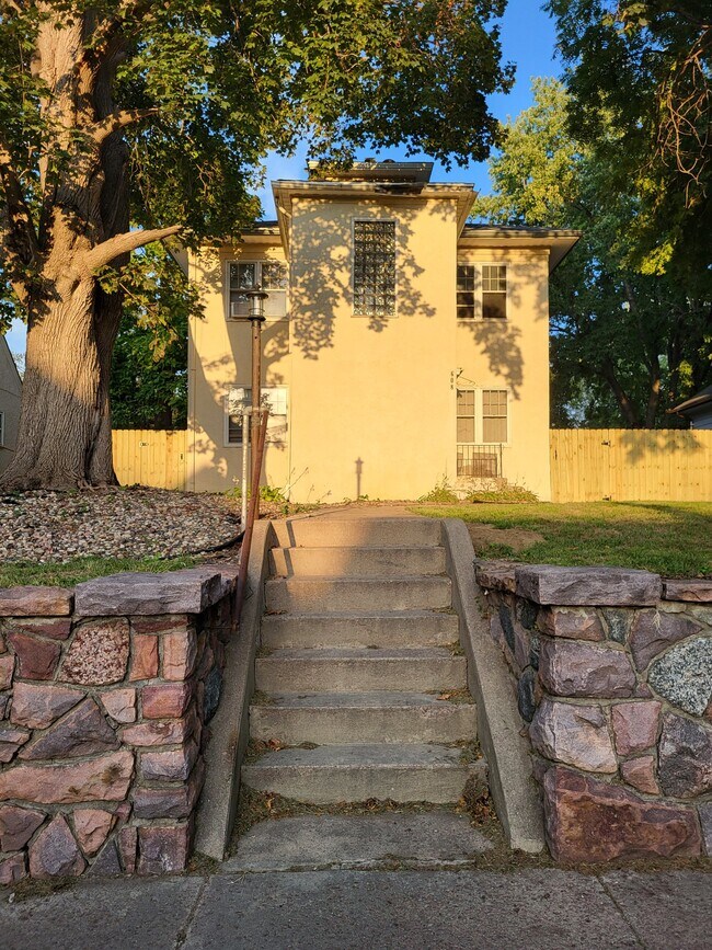 608 S Walts Ave Unit 1