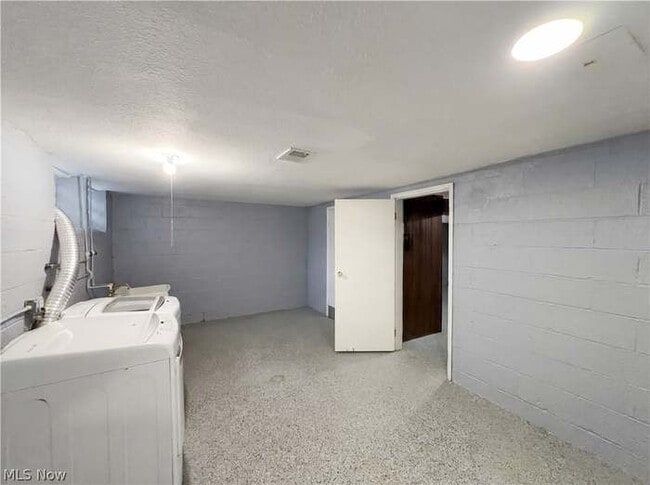 Photo - 18715 Libby Rd