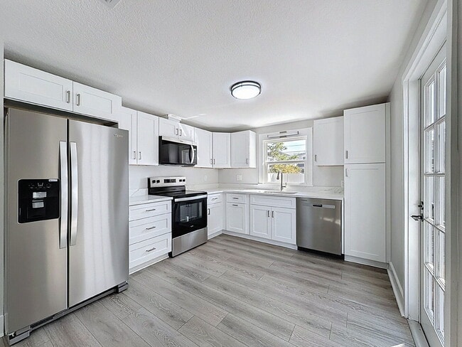 Photo - 768 49th Ave N