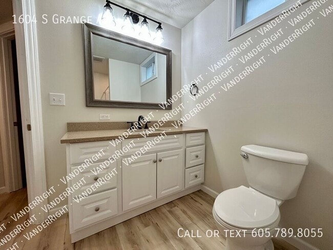 Photo - 1604 S Grange Ave
