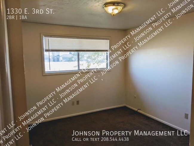 Photo - 1330 E 3rd St