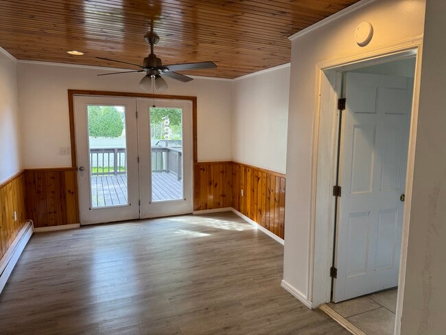Photo - 1048 Birkbeck St
