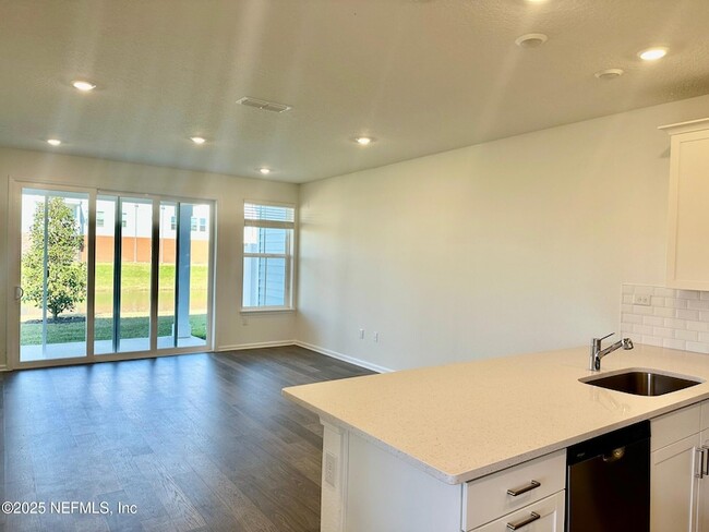 Photo - 181 Brandon Lks Dr