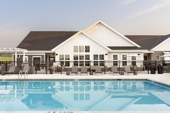 Piscina estilo resort Apex en Verona - Apex at Verona