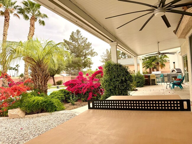 Photo - Northwest Valley 6 bdr 4400 sq ft with RV parking, pool, covered patio - all on a 1/2 acre lot!