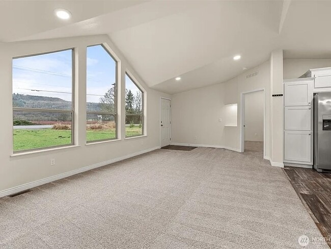 Photo - 216 Mossyrock Rd W