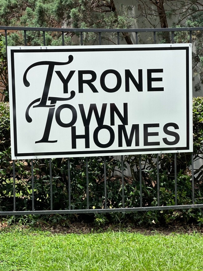 Photo - 146 Tyrone Blvd