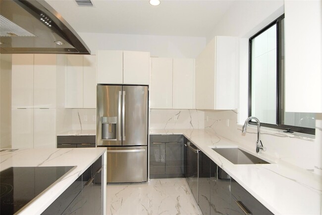 Photo - 1435 SW 23rd St