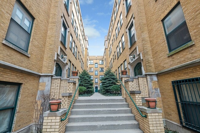 Photo - 7219 S Yates Blvd